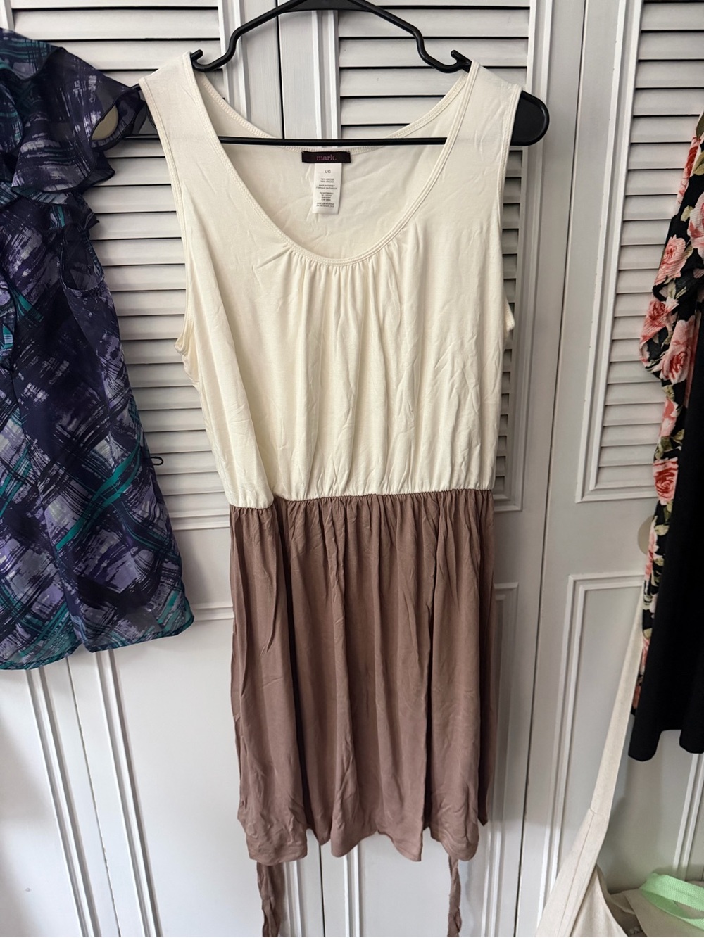 mark. Two-Tone Scoop Neck Sleeveless Midi Dress in Cream and Brown